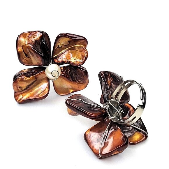 Dark Brown Sea Shell Freshwater Pearl Bead Asymmetric Flower Adjustable Ring - Picture 5 of 16
